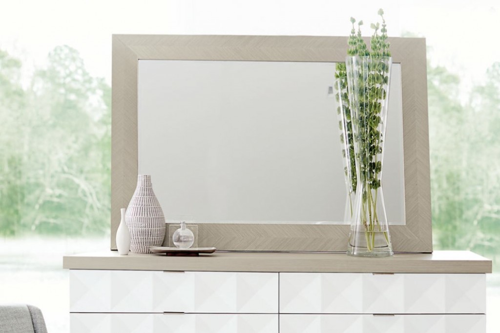 Axiom Mirror | Highlight image 1