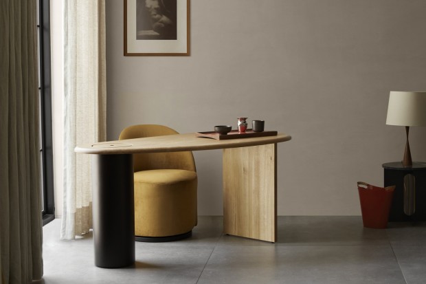 Tearoom Side Chair, Swivel with Return | Highlight image 3