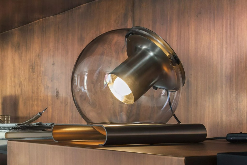 The Globe Table Lamp | Highlight image 1