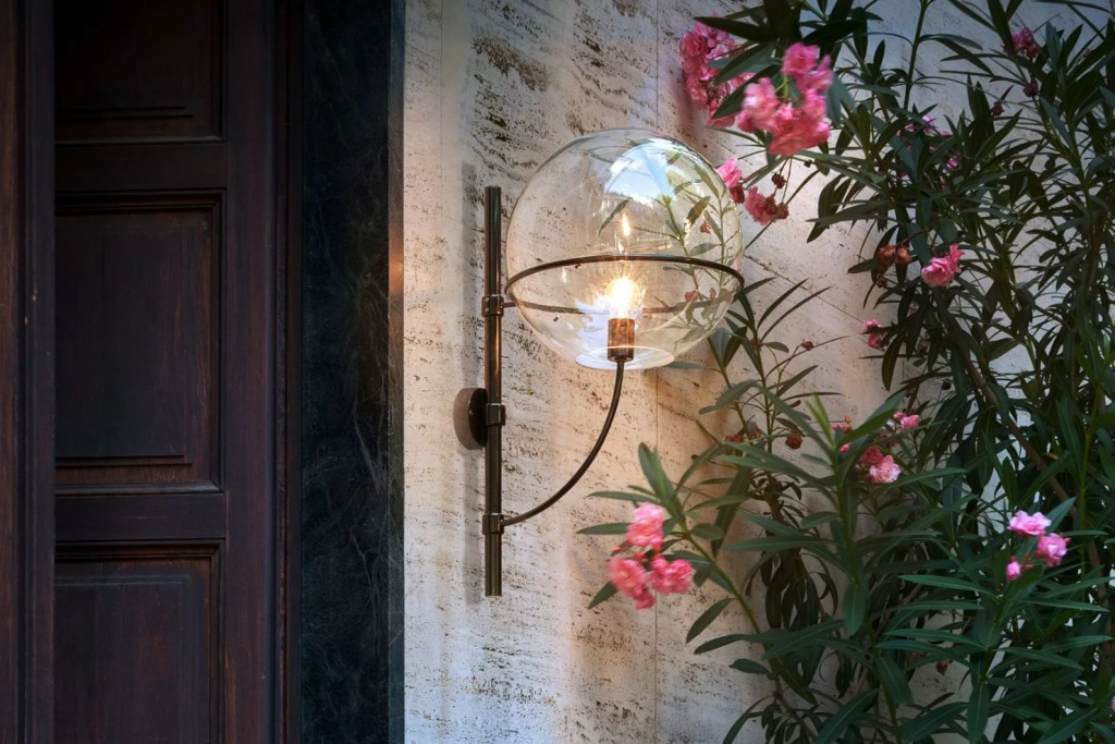 Lyndon Outdoor Wall Lamp | Highlight image 1