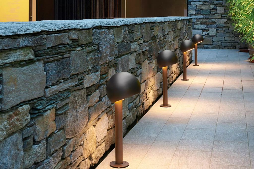 Otto Outdoor Floor Lamp | Highlight image 1