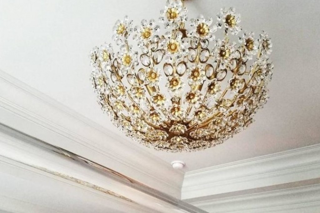 Claret Short Chandelier with Crystal | Highlight image 1