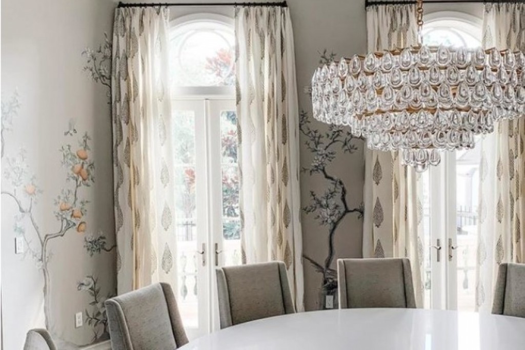 Liscia Large Chandelier with Crystal | Highlight image 1