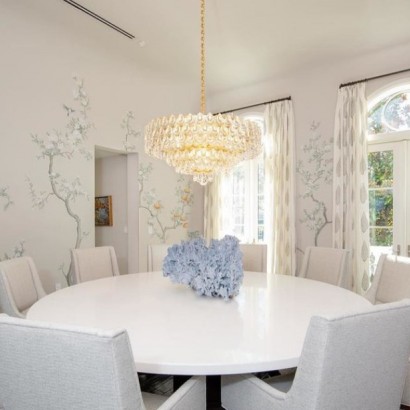 Liscia Large Chandelier with Crystal | Highlight image 2