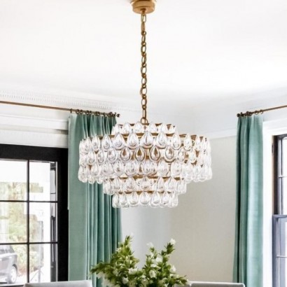 Liscia Medium Chandelier with Crystal | Highlight image 2