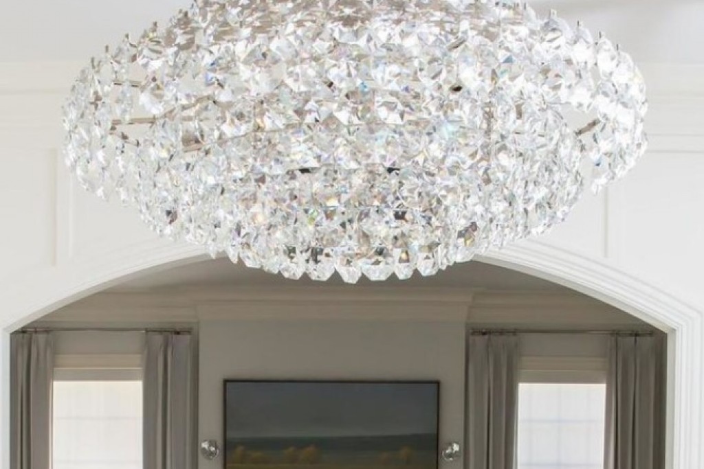 Sanger Large Chandelier with Crystal | Highlight image 1