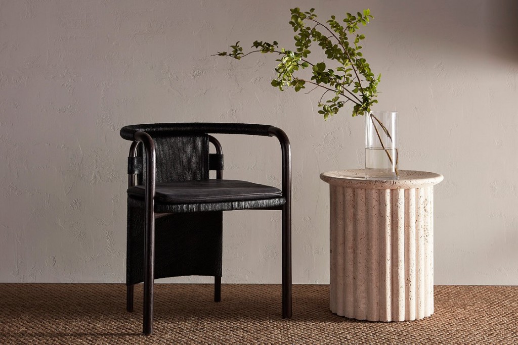 Pillar End Table | Highlight image 1