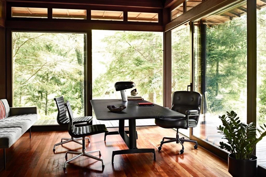 Eames Executive Chair | Highlight image 1