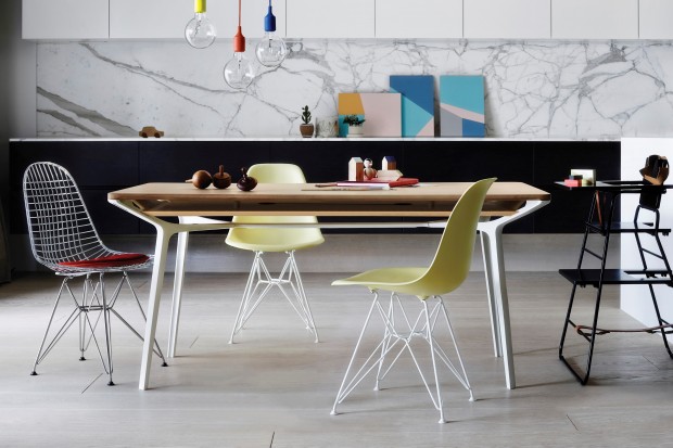 Carafe Table, DrawerTop | Highlight image 3