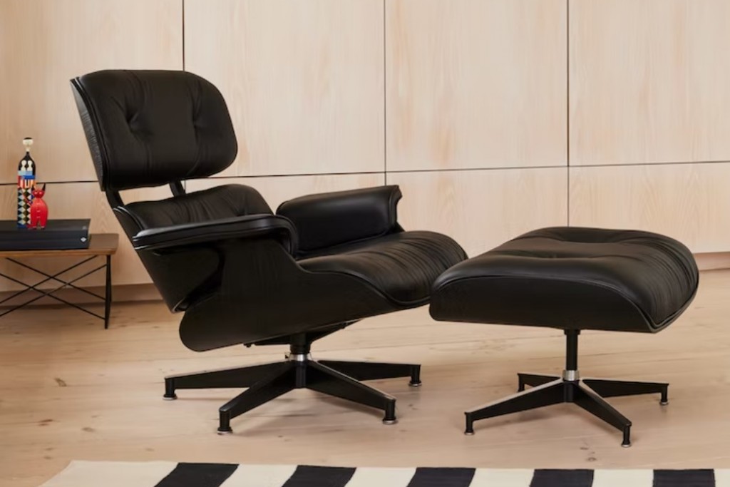 Eames Lounge Chair and Ottoman, Ebony | Highlight image 1