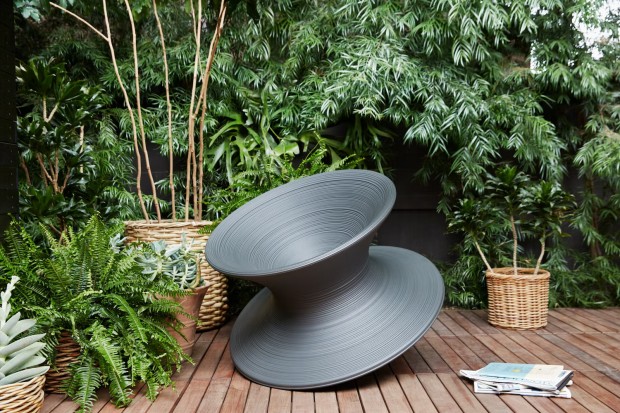 Spun Rotating Chair | Highlight image 3