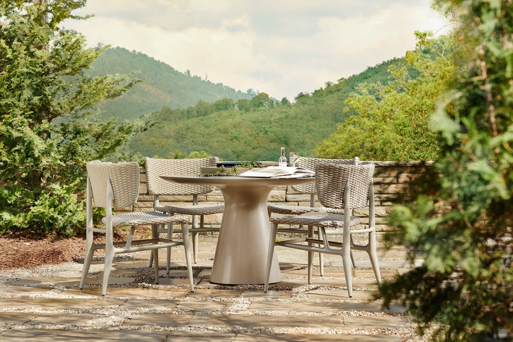 Bow Outdoor Dining Chair | Highlight image 1