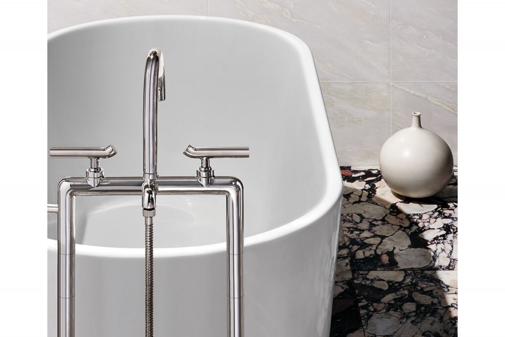 Bond Solo Series Floor Mounted Exposed Tub Filler with Handshower and Lever Handles | Highlight image 1