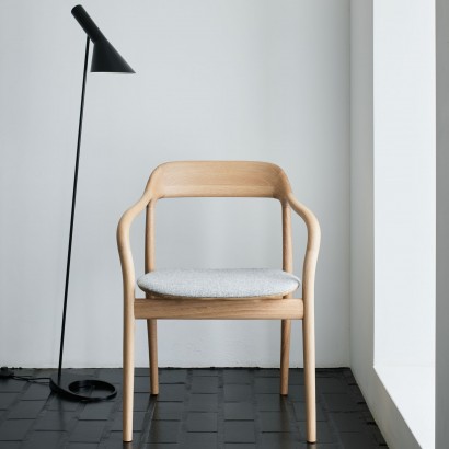 Tako Armchair (Cushioned) | Highlight image 2