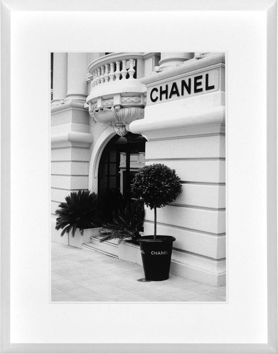 Chanel Store (White Frame)