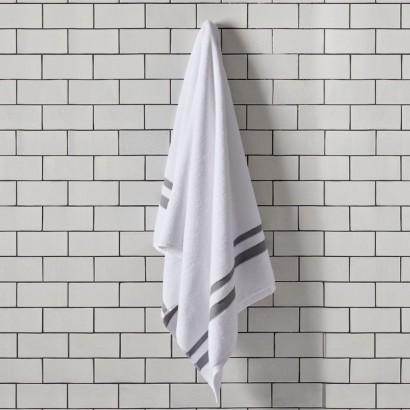 Fita Bath Towel | Highlight image 2