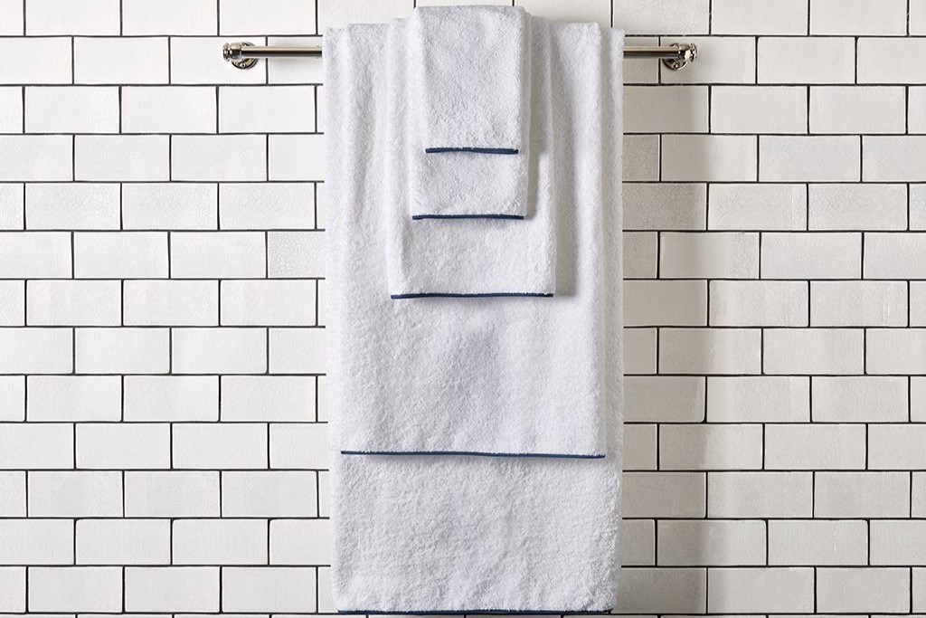 Gotham Cotton Guest Towel | Highlight image 1