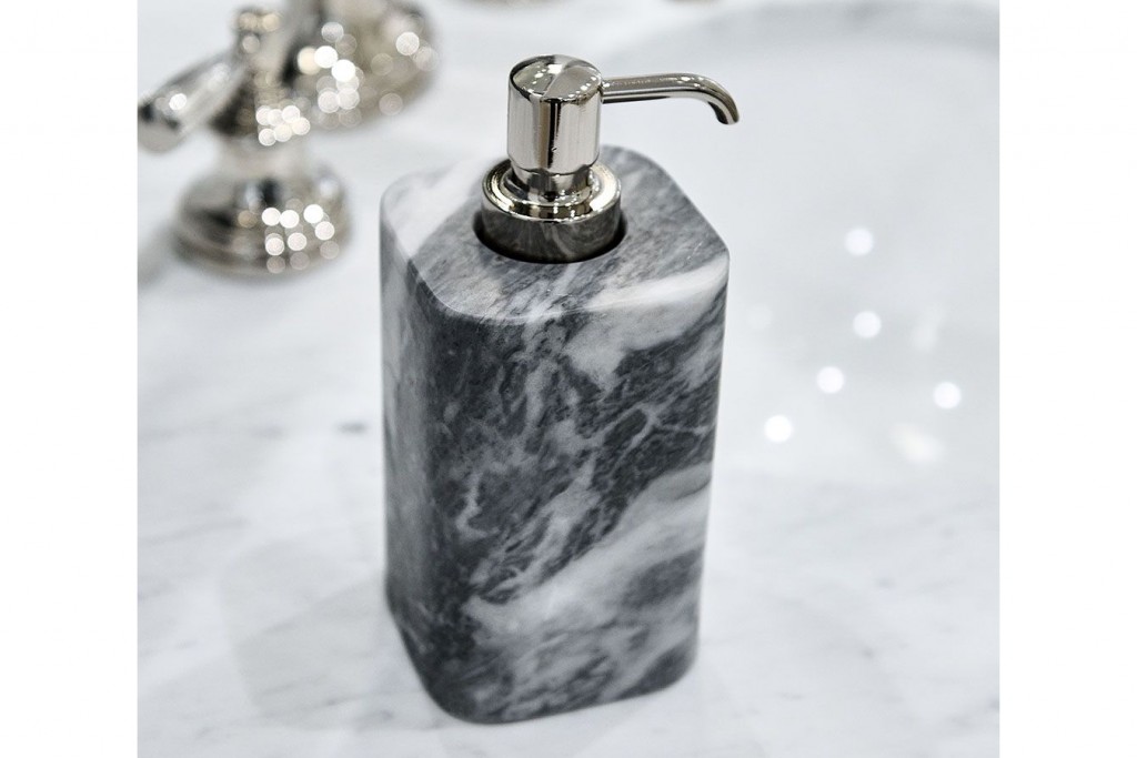 Scuro Soap Dispenser | Highlight image 1