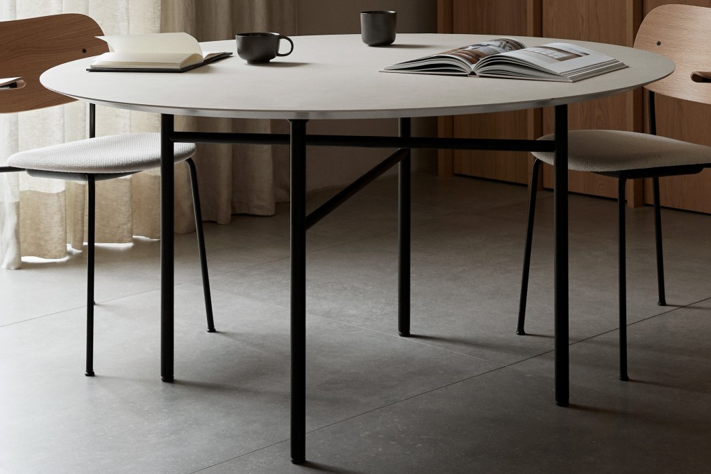 Snaregade Dining Table, Round | Highlight image 1
