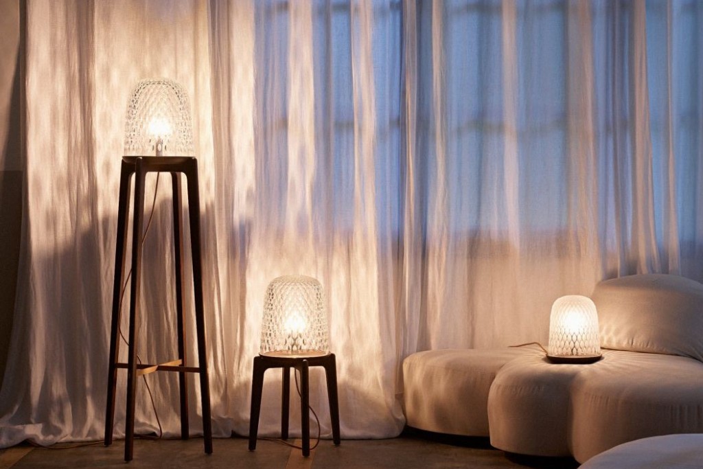 Folia Dark Wood Table Lamp - Satin-finished Clear Crystal | Highlight image 1