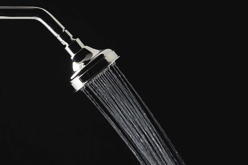 Foro 4" Showerhead with 6" Wall Mounted 45 Degree Shower Arm | Highlight image 1