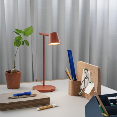 Tip Table Lamp | Highlight image 2