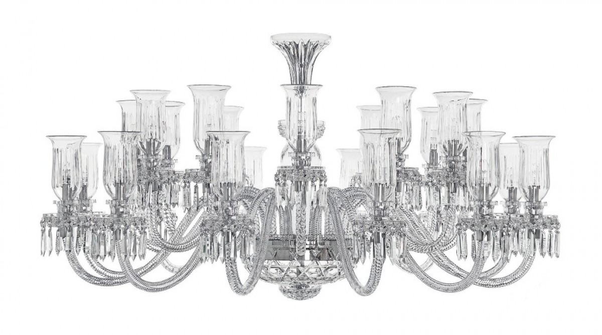 Royal 24-Light Horizontal Chandelier with Tommy Hurricanes - Clear