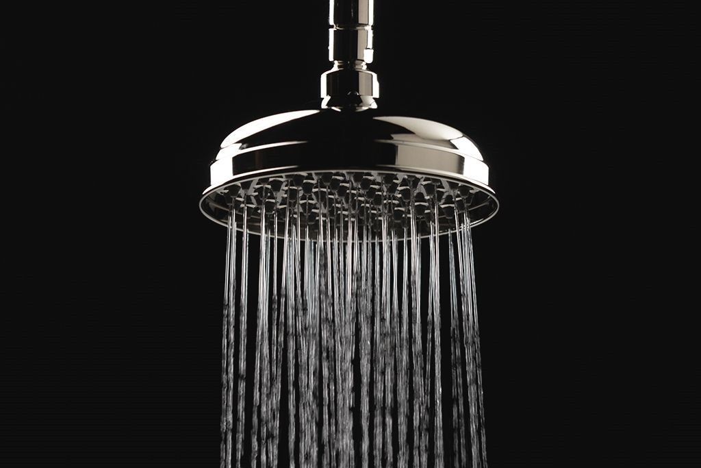 Foro 6" Showerhead with 8" Wall Mounted 45 Degree Shower Arm | Highlight image 1