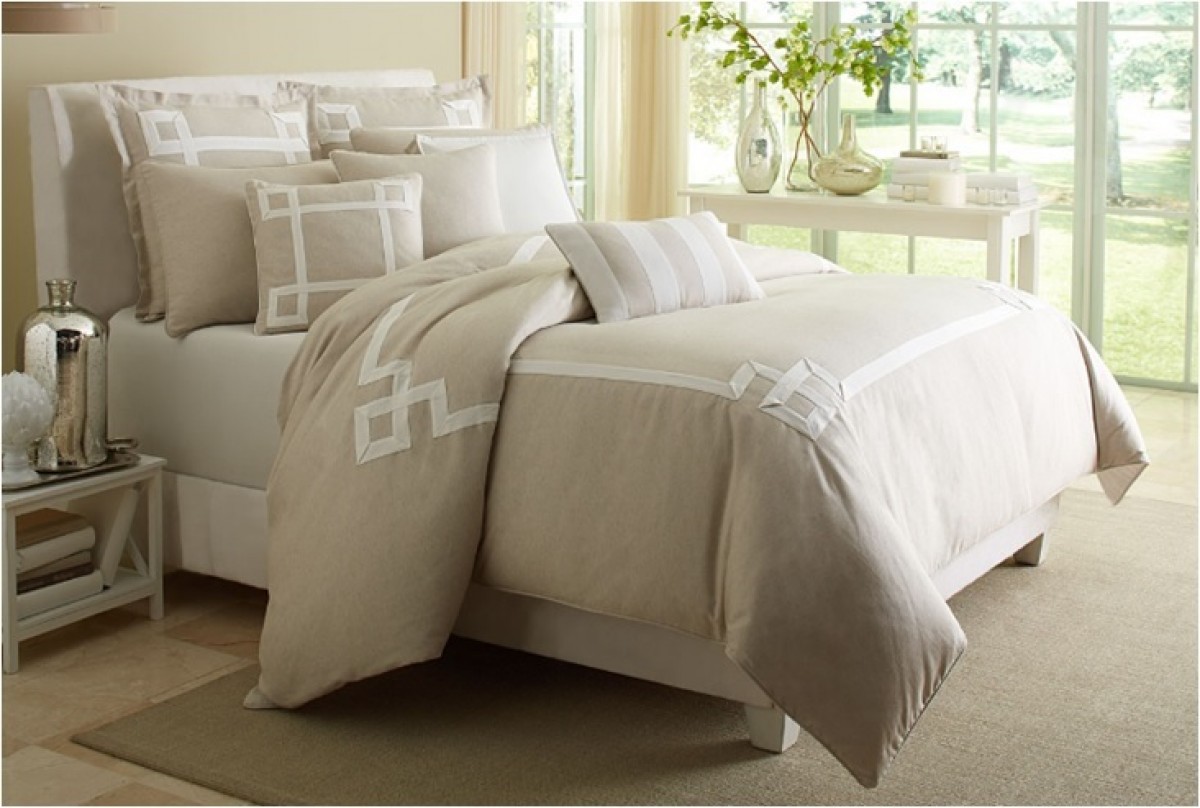 Avenue A 9 pcs, Queen Comforter Set