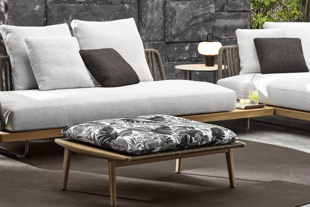 Fynn Outdoor Bench with 1 Cushion | Highlight image 1