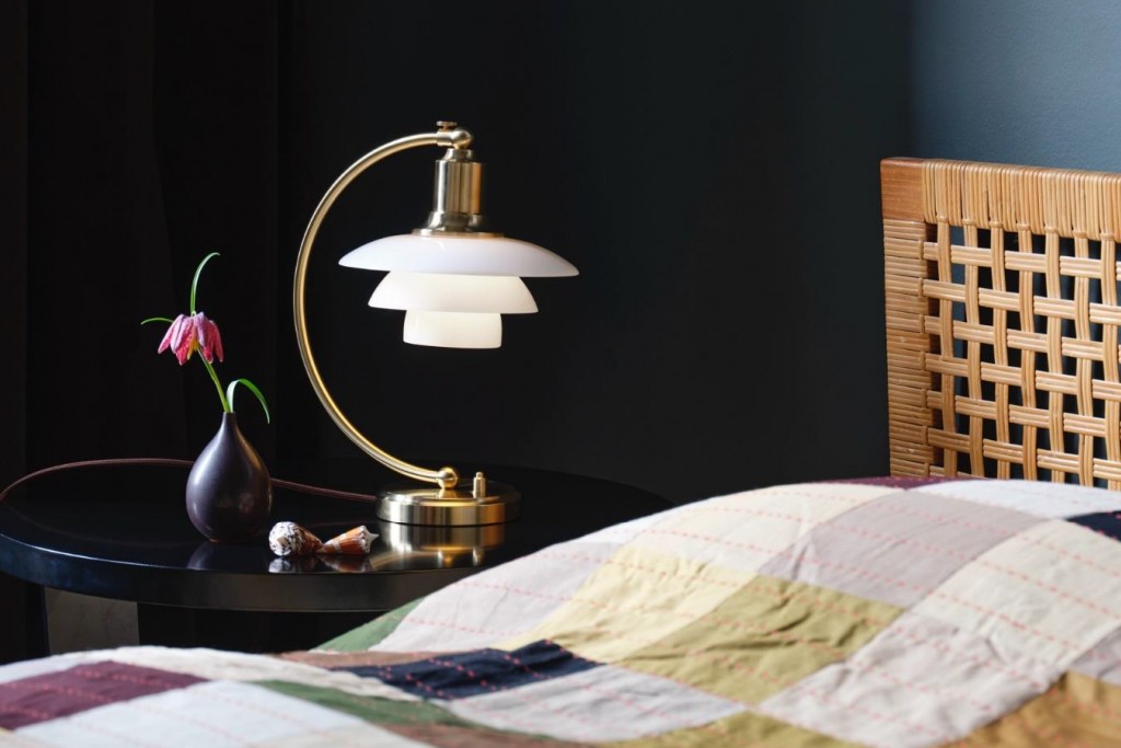 PH 2-2 Luna Table Lamp | Highlight image 1