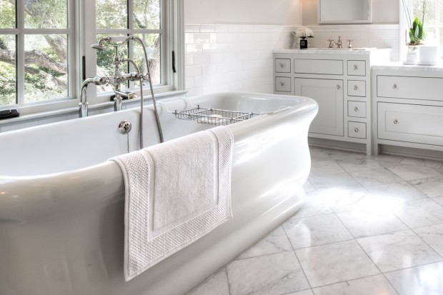 Empire 71" x 34 1/2" x 24" Freestanding Rectangular Bathtub | Highlight image 3