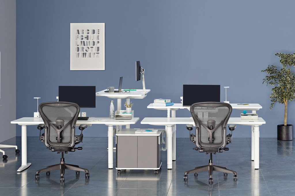 Atlas Office Landscape Electric Height Adjustable Desk | Highlight image 1