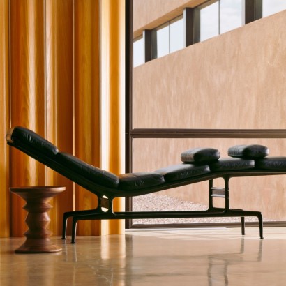 Eames Chaise | Highlight image 2