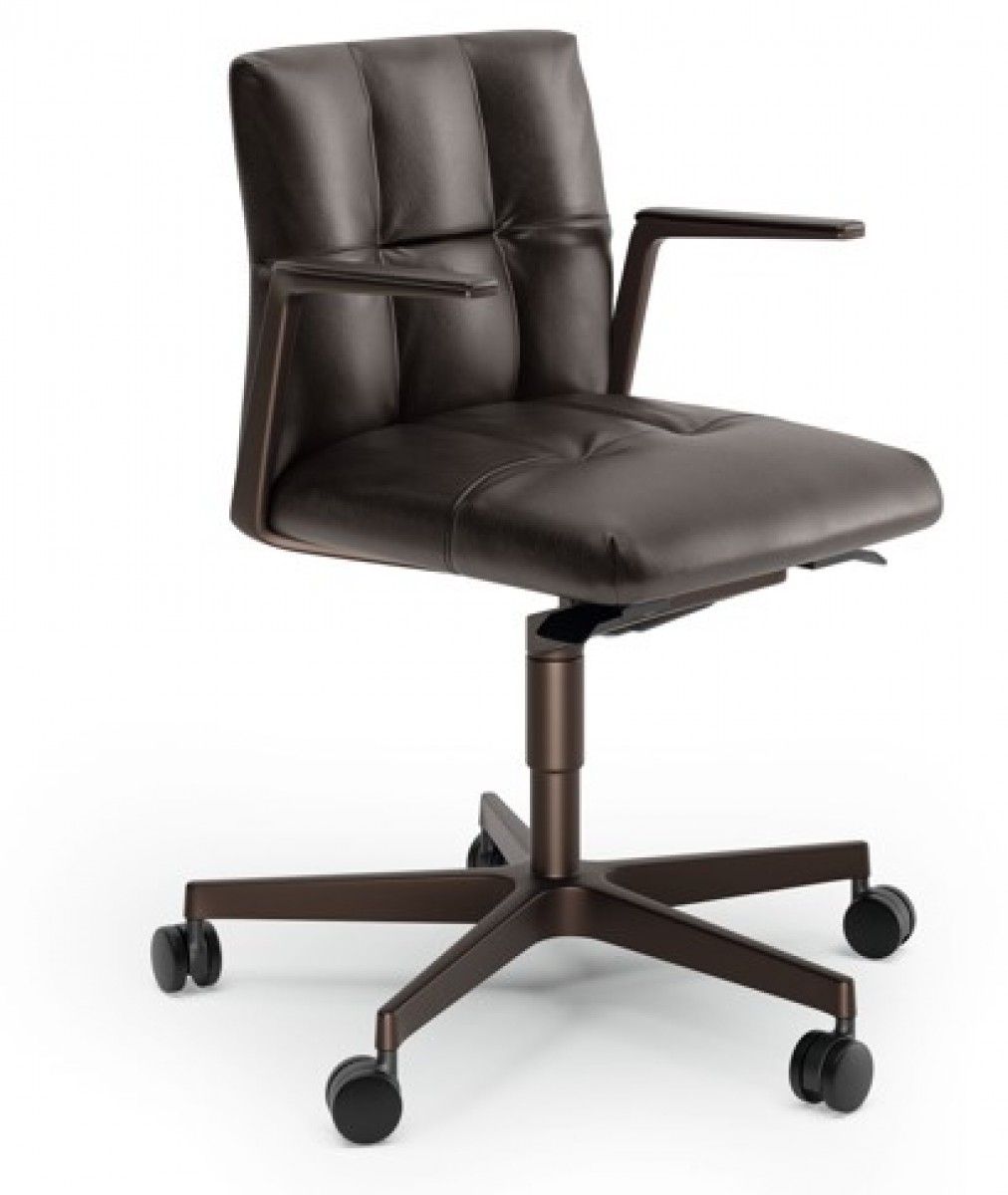 Leadchair Management Soft Swivel Chair, 5-Star Base with Casters and Arm with Leather Pad - Low Back