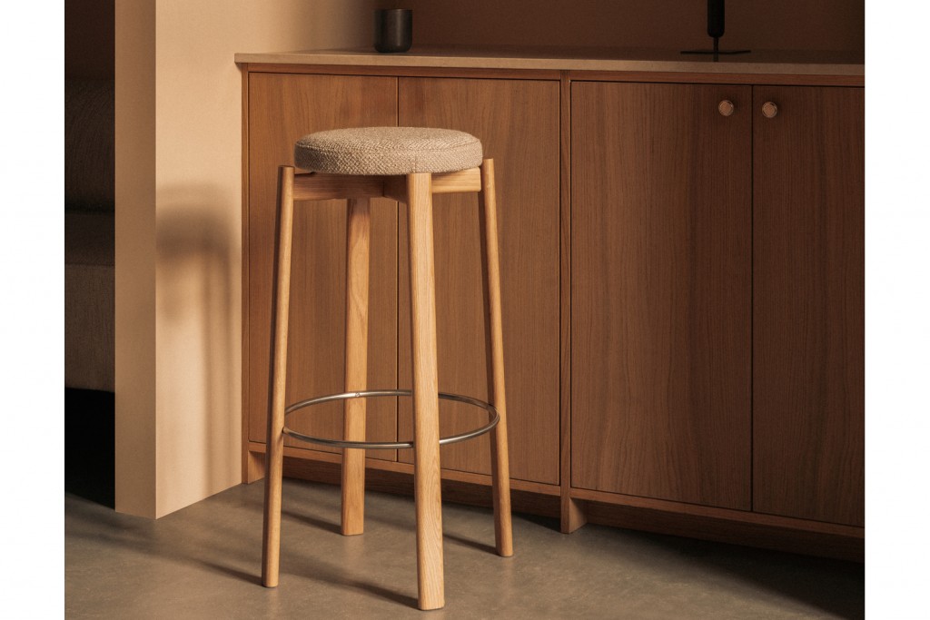 Passage Bar Stool, Upholstered Seat | Highlight image 1