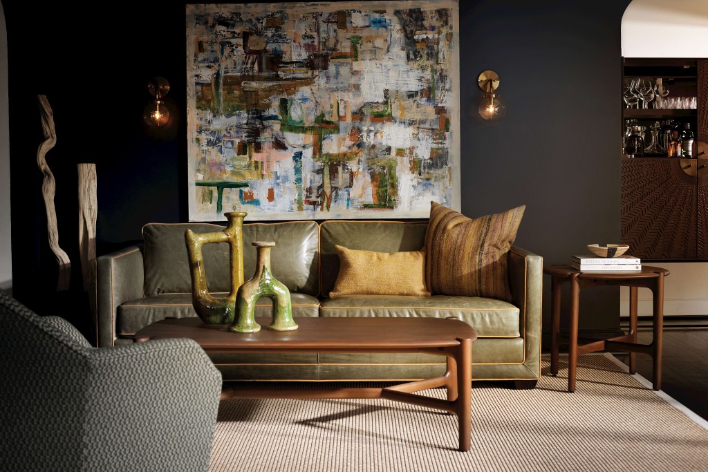 Raine Track Arm Sofa | Highlight image 1