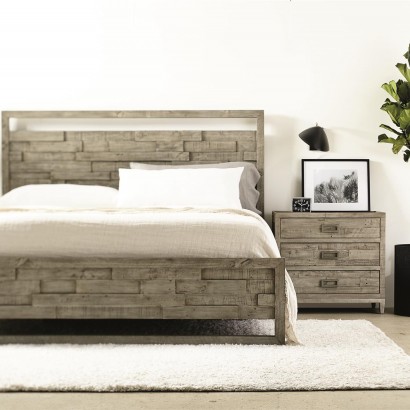 Shaw Panel Bed | Highlight image 2