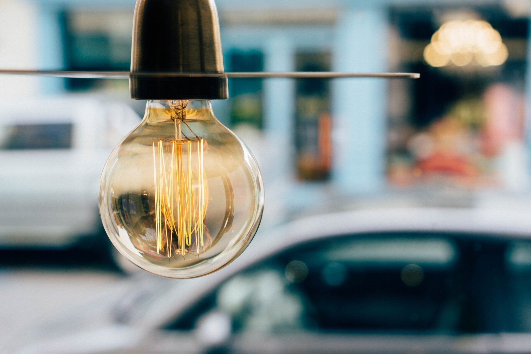 close-up-lit-light-bulb_1156-12.jpg