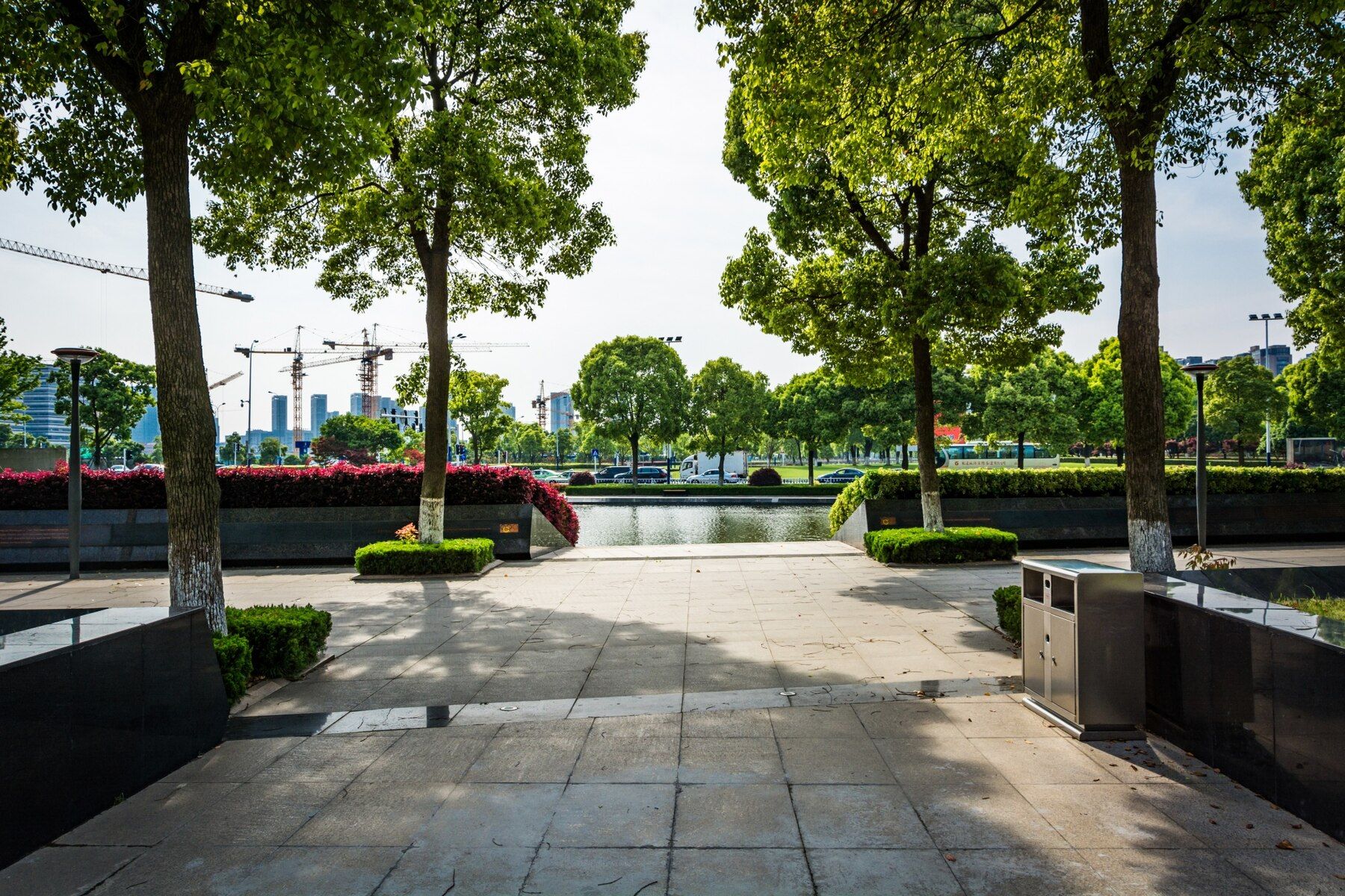 public-square-with-empty-road-floor-downtown_1127-3320.jpg