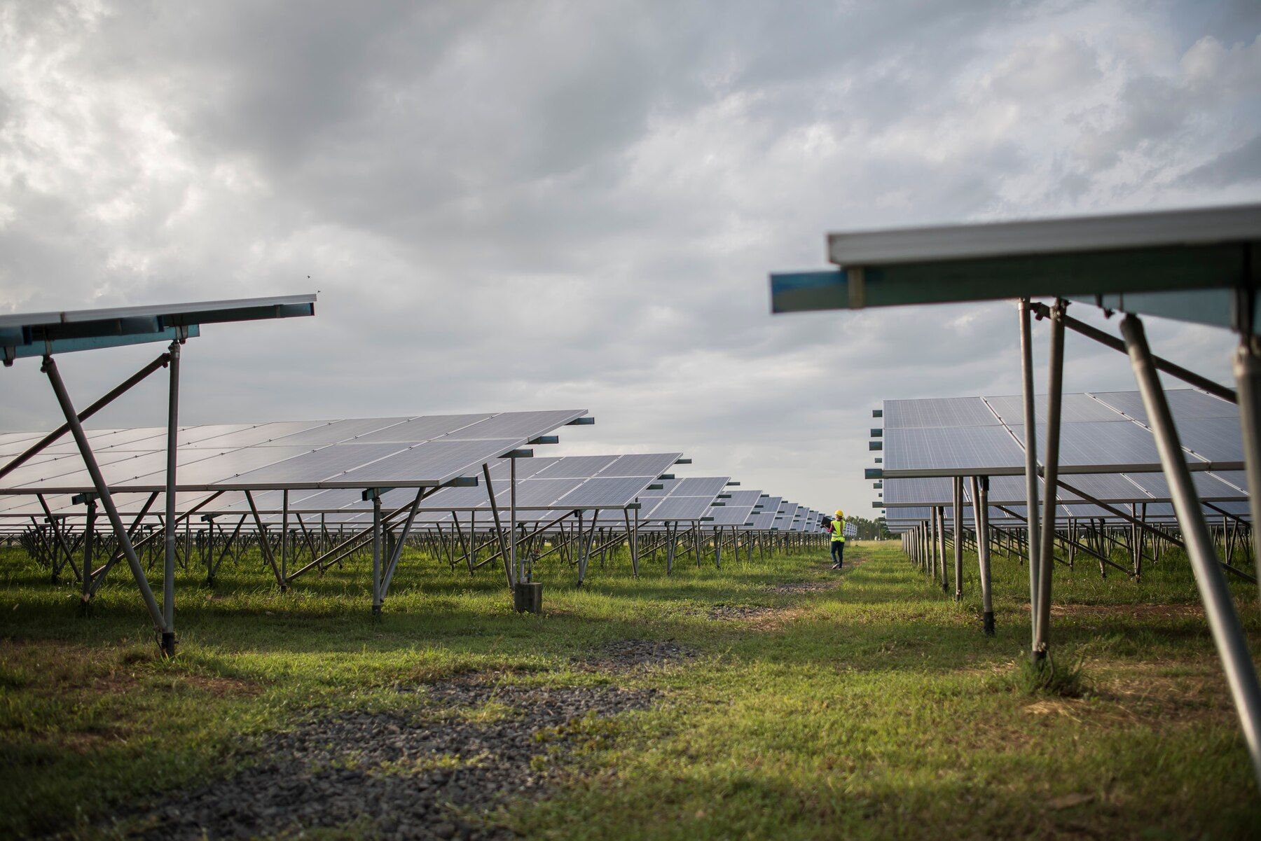 solar-cell-farm-power-station-alternative-energy-from-sun_1150-4280.jpg