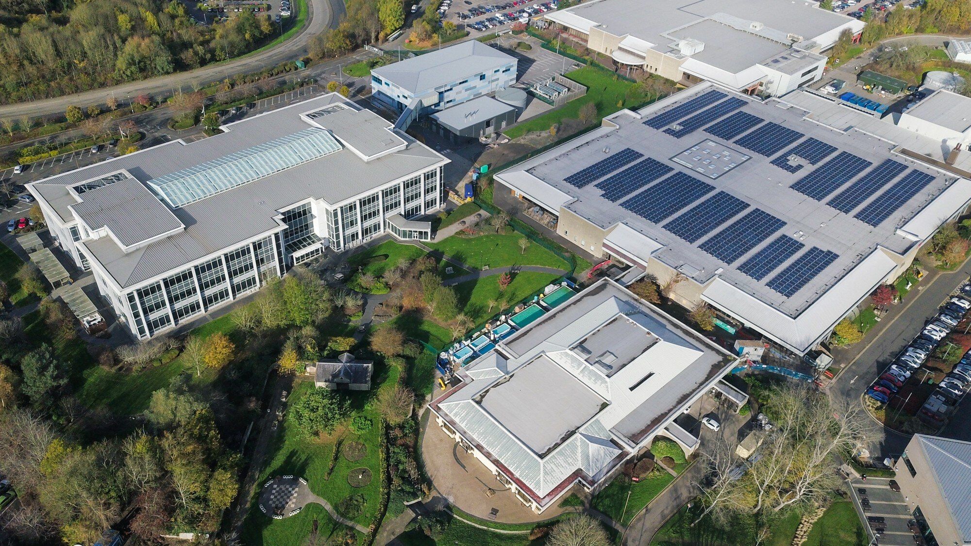 aerial-shot-industrial-buildings-bristol-england_181624-17293.jpg