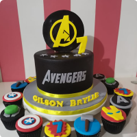 Glizon Avengers Custom Cake