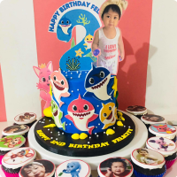 Felicity Baby Shark Custom Cake