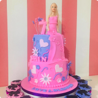 Shin Barbie Custom Cake