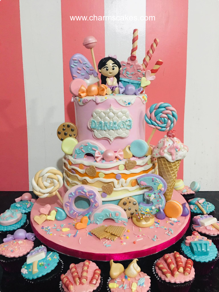 Candy land cake - Decorated Cake by Tandeep - CakesDecor
