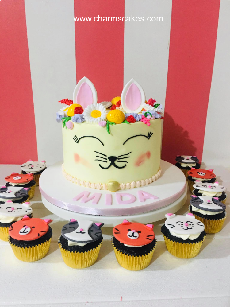 Mida Cats Custom Cake