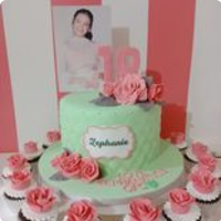 Zepahnie Celebrities Custom Cake