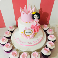 Chantel Crowns Custom Cake