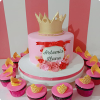 Artemis Crowns Custom Cake